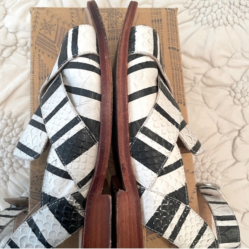 Free People leather Catalina Mono White and Black Sandals Size 7 - Picture 4 of 6